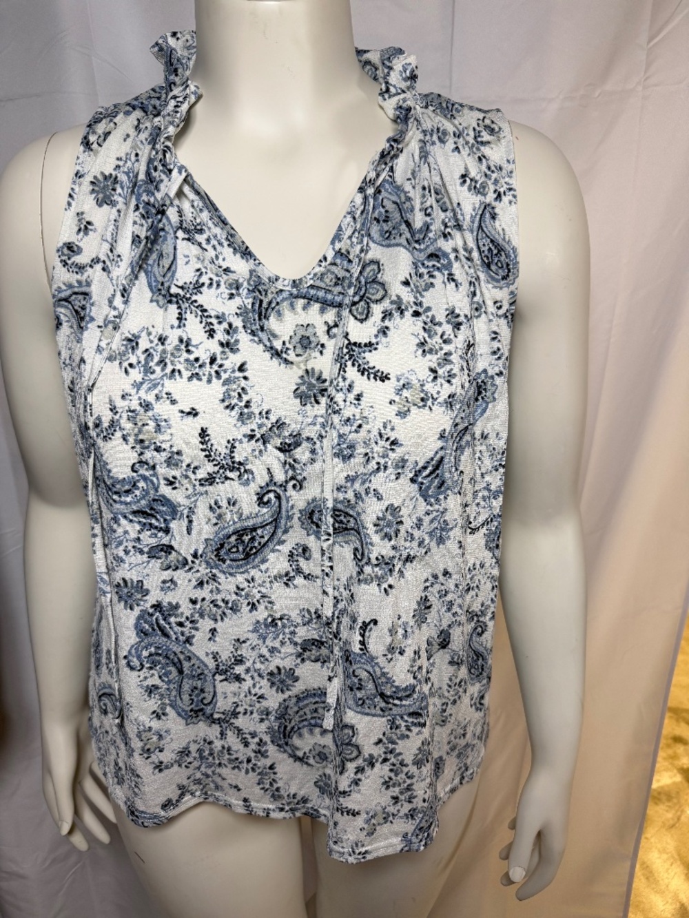 Melloday Sleeveless Blouse Womens White Floral Large Paisley Pullover Stretchy